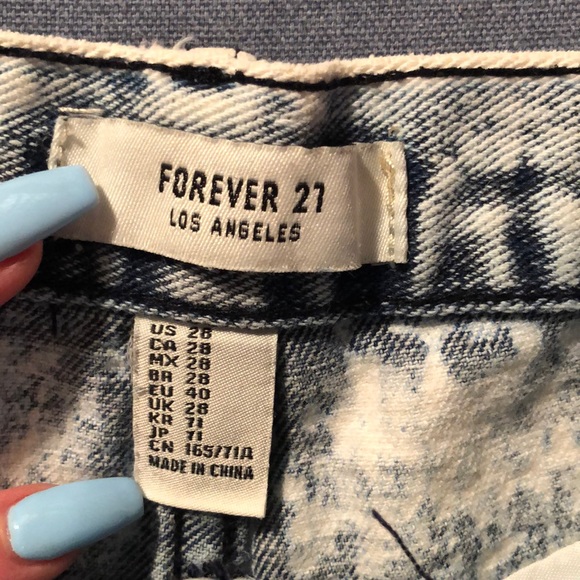 Ripped Jean Shorts Size 28 - Picture 2 of 4